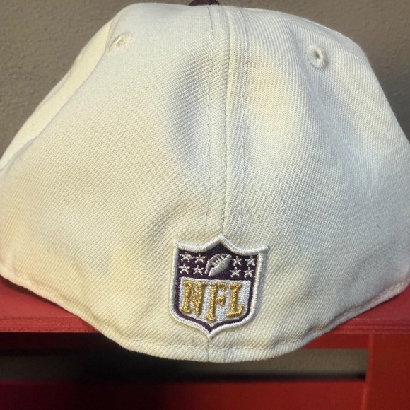 New Era 59Fifty NFL Washington Commanders Two-Tone Burgundy White Hat Size 7 1/4 - Picture 3 of 7